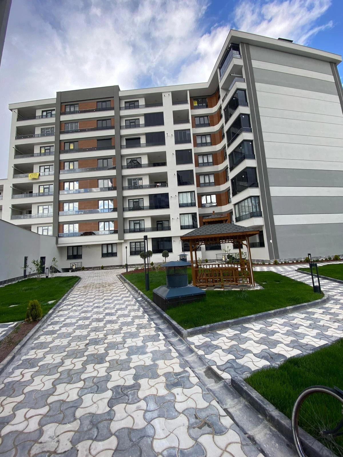 KONYA MERAM AHMET ÖZCAN CADDESİ 3+1 KİRALIK DAİRE!