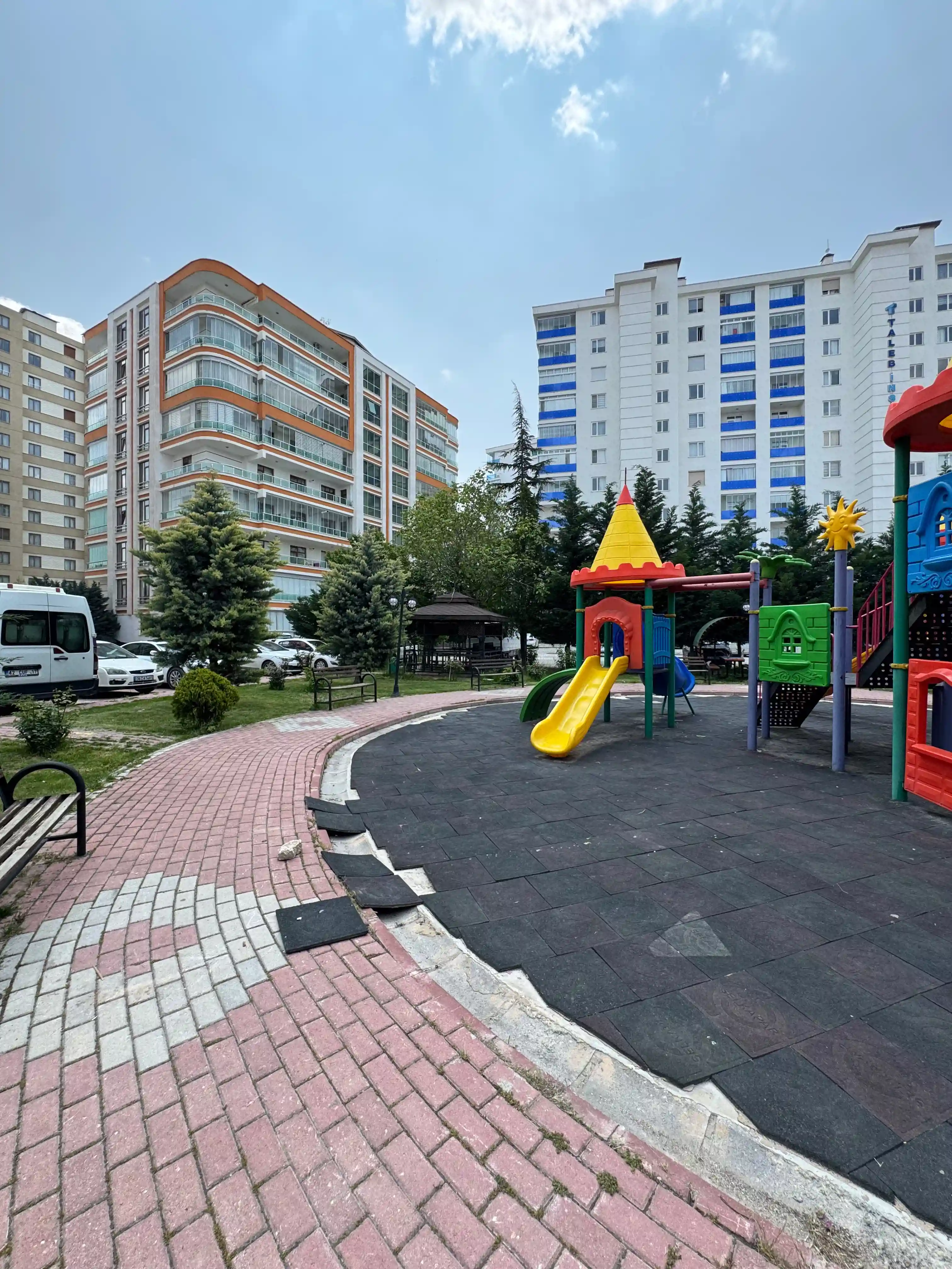 KONYA MERAM AYDOĞDU MAHALLESİ AHMET ÖZCAN VE ÇEÇENİSTAN CADDESİ BİRLEŞİMİ 3+1 KİRALIK DAİRE!