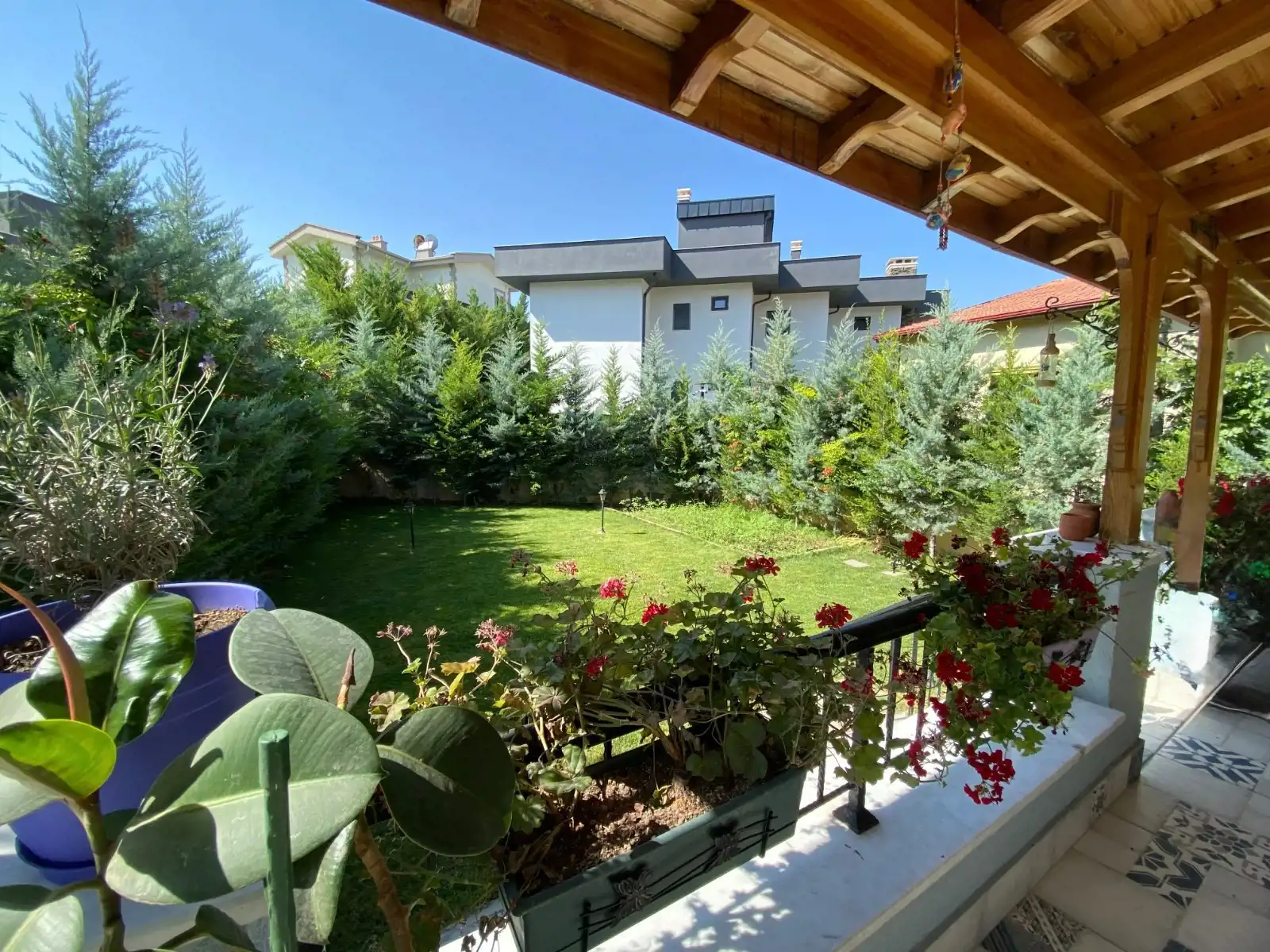 MERAM MELİKŞAH MAHALLESİ EŞYALI – FATURALAR DAHİL – KİRALIK OFİS 