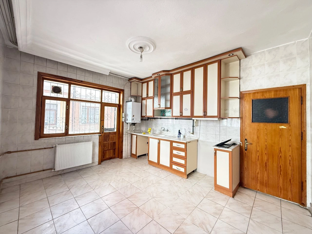 KONYA MERAM AŞKAN MAHALLESİ 6+1 SATILIK VİLLA!