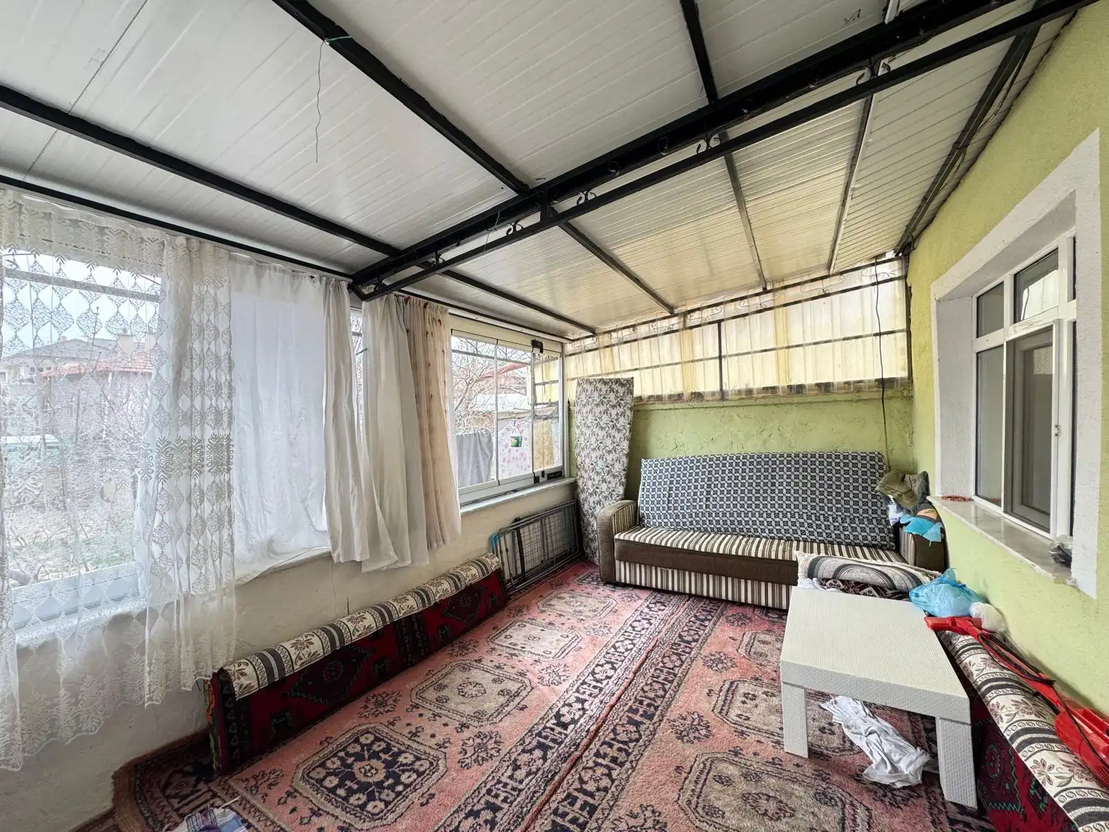 KONYA MERAM HARMANCIK MAHALLESİ’NDE GENİŞ ARSA PAYLI MÜSTAKİL SATILIK 3+1 EV!