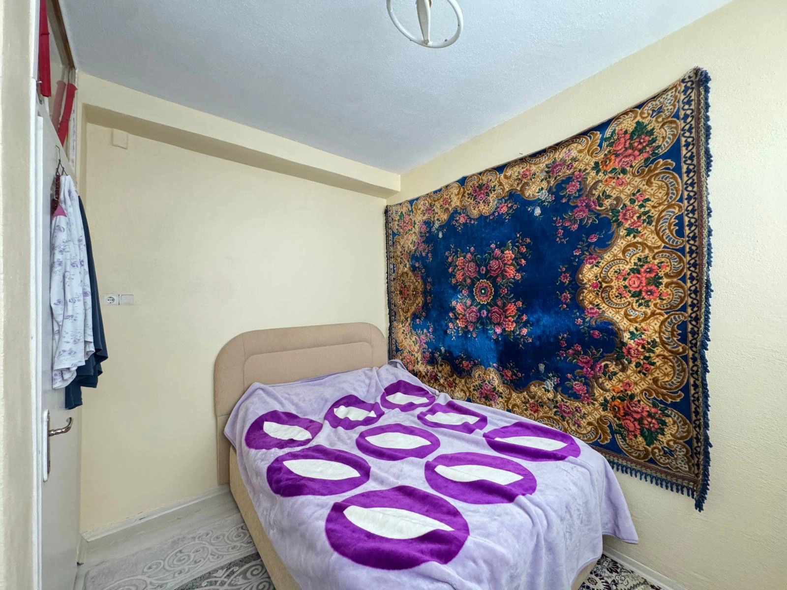 KONYA MERAM HARMANCIK MAHALLESİ’NDE GENİŞ ARSA PAYLI MÜSTAKİL SATILIK 3+1 EV!