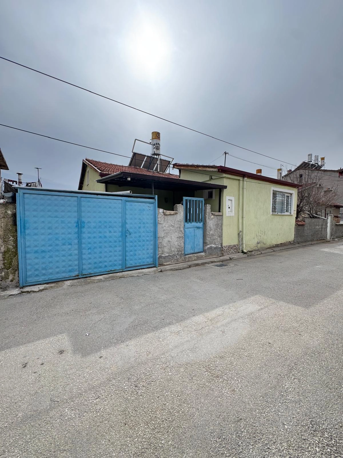 KONYA MERAM HARMANCIK MAHALLESİ’NDE GENİŞ ARSA PAYLI MÜSTAKİL SATILIK 3+1 EV!