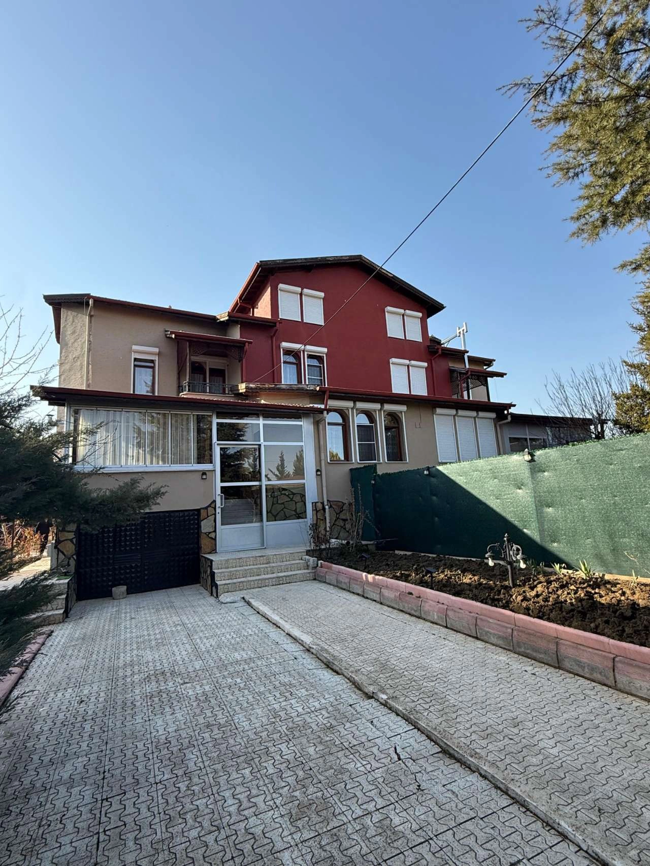 KONYA MERAM KOZAĞAÇ MAHALLESİ 6+1 SATILIK TRİPLEKS VİLLA!