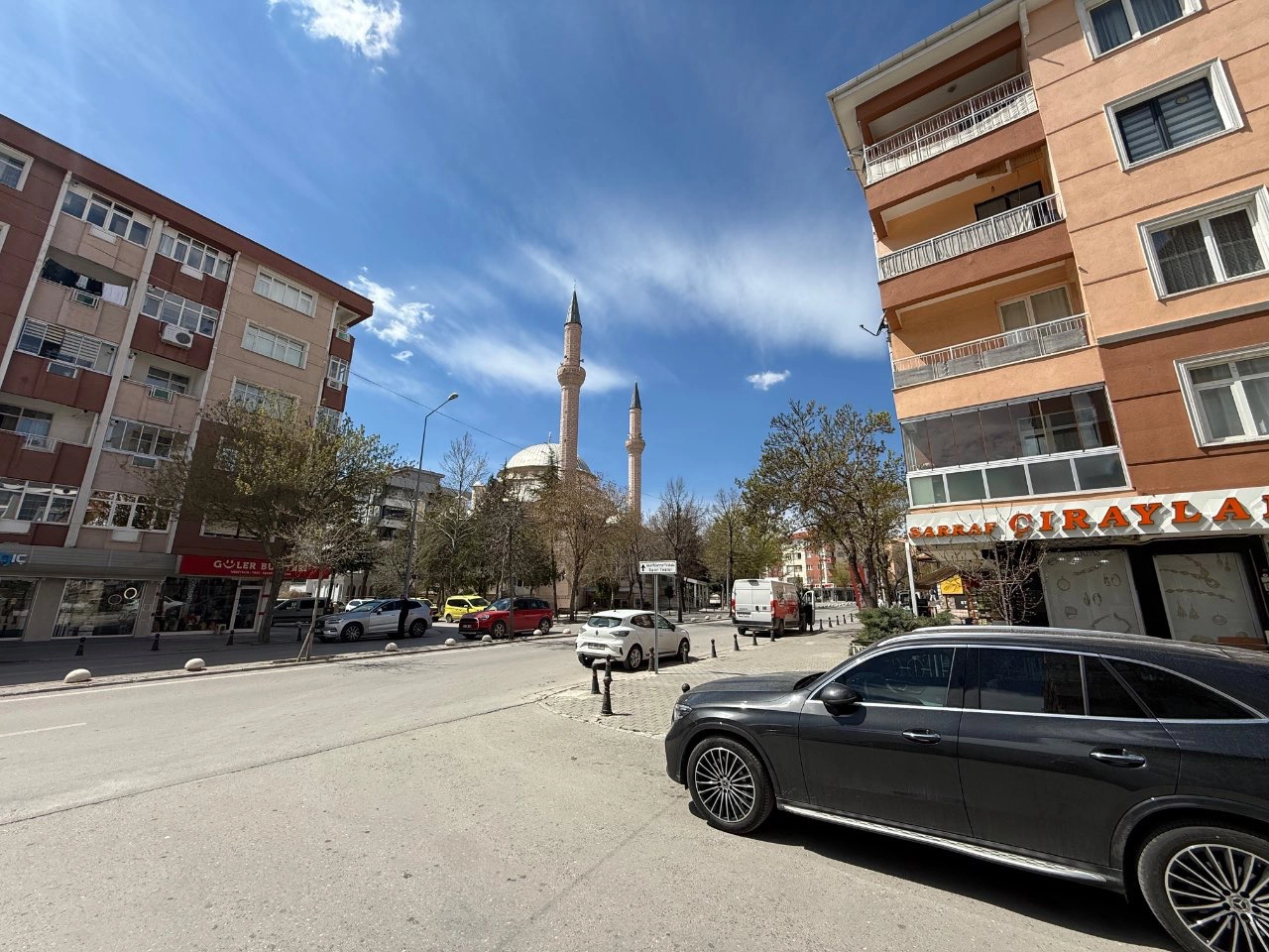 MERAM YAKA CADDESİ | 2+1 | 150 m² | YÜKSEK GİRİŞ | KİRALIK DAİRE!