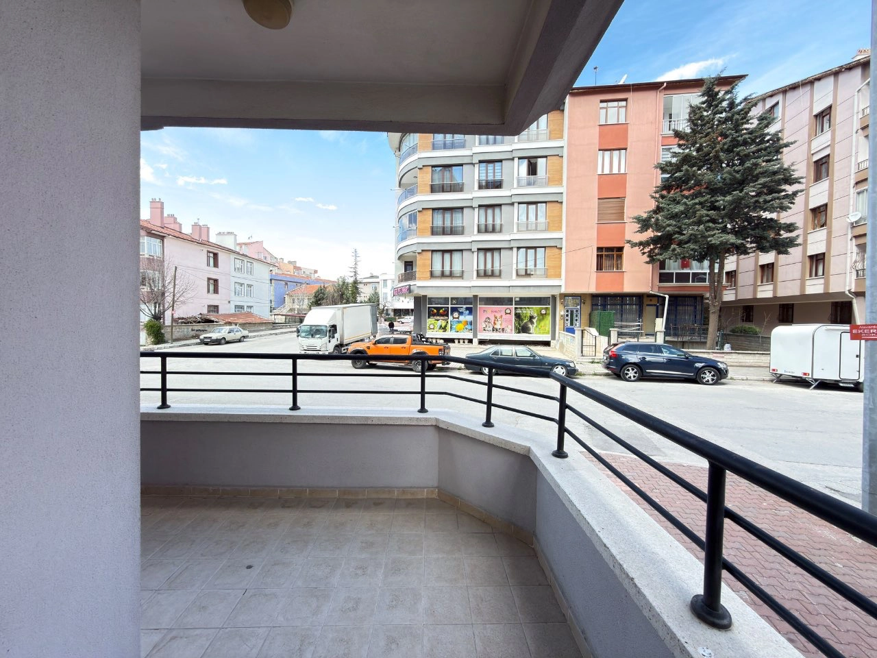 MERAM YAKA CADDESİ | 2+1 | 150 m² | YÜKSEK GİRİŞ | KİRALIK DAİRE!
