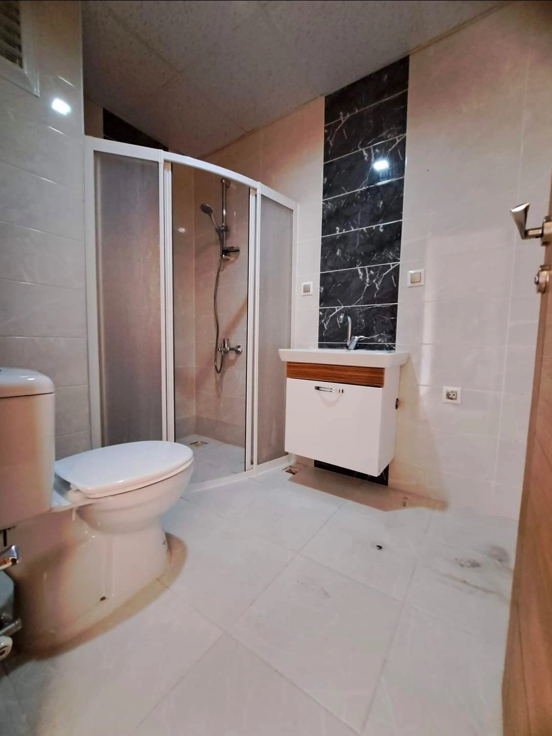 KONYA MERAM SERRAPARK SİTESİNDE SATILIK 3+1 FIRSAT DAİRE | MERAM GAZ-ZE CADDESİ KOVANAĞZI MAHALLESİ!