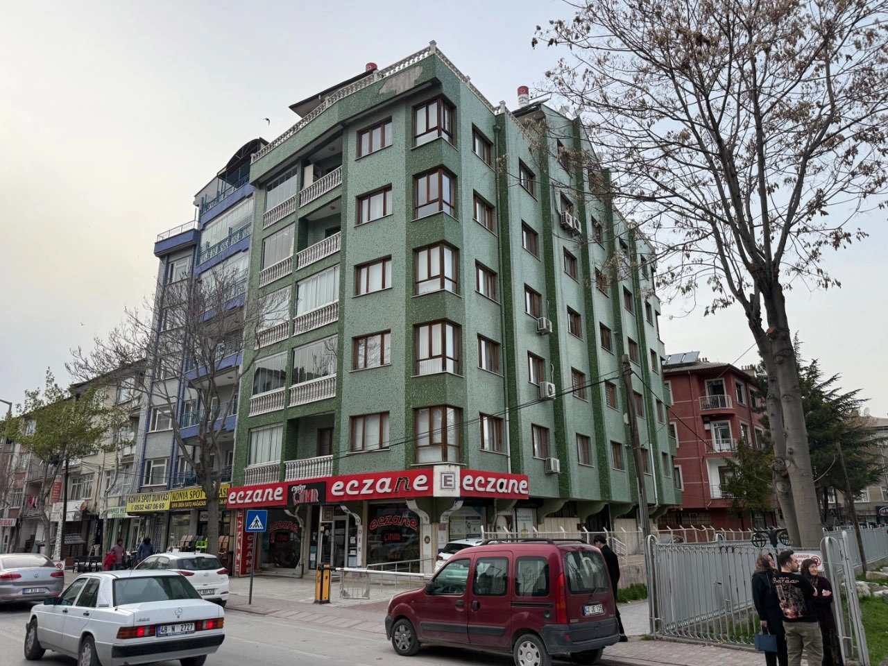 AKADEMİ HASTANESİ KARŞISI BAKIMLI3+1 ARA KAT SATILIK DAİRE!