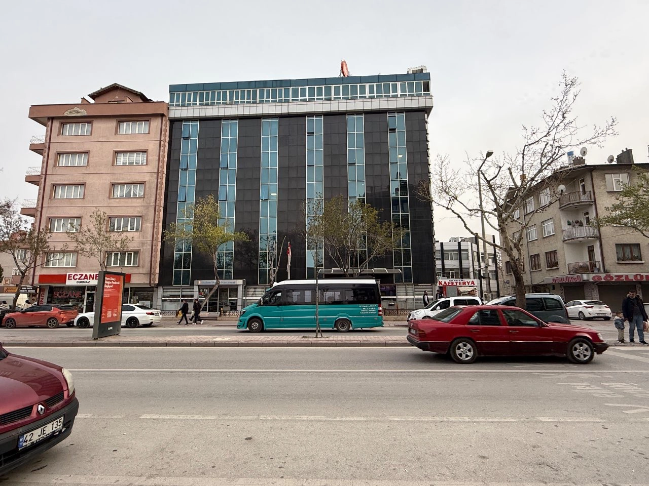 AKADEMİ HASTANESİ KARŞISI BAKIMLI3+1 ARA KAT SATILIK DAİRE!