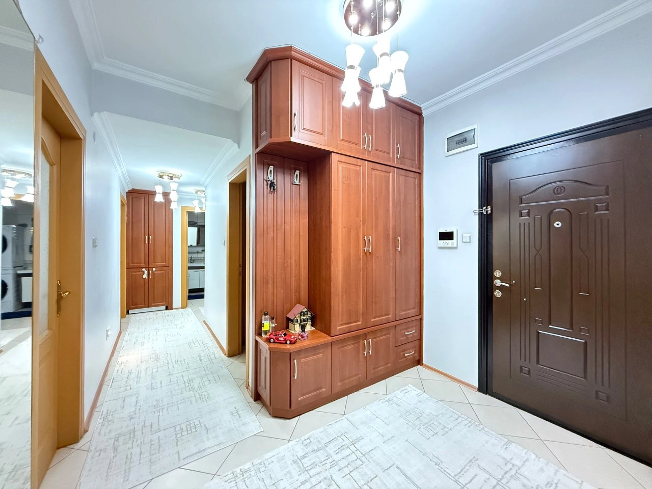 AKADEMİ HASTANESİ KARŞISI BAKIMLI3+1 ARA KAT SATILIK DAİRE!