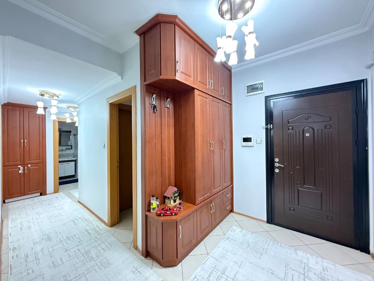 AKADEMİ HASTANESİ KARŞISI BAKIMLI3+1 ARA KAT SATILIK DAİRE!
