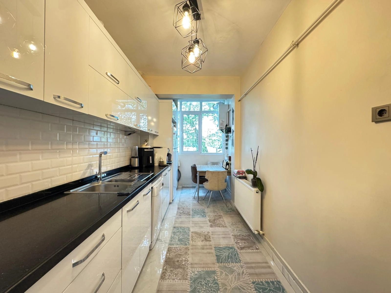 MERAM ALAVARDI MAHALLESİ | FIRSAT SATILIK DAİRE | SİTENİN EN İYİ BAKIMLI DAİRESİ