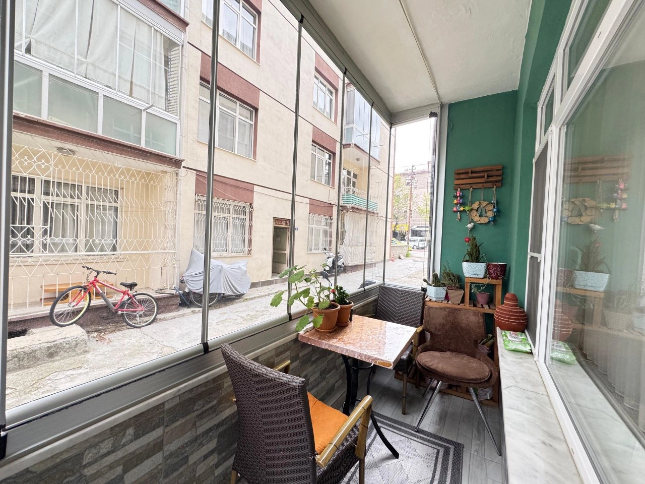 MERAM ALAVARDI MAHALLESİ | FIRSAT SATILIK DAİRE | SİTENİN EN İYİ BAKIMLI DAİRESİ