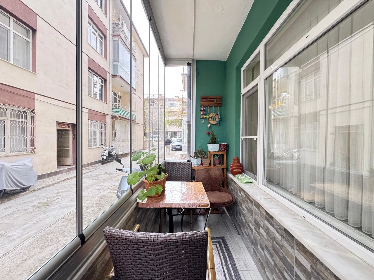 MERAM ALAVARDI MAHALLESİ | FIRSAT SATILIK DAİRE | SİTENİN EN İYİ BAKIMLI DAİRESİ