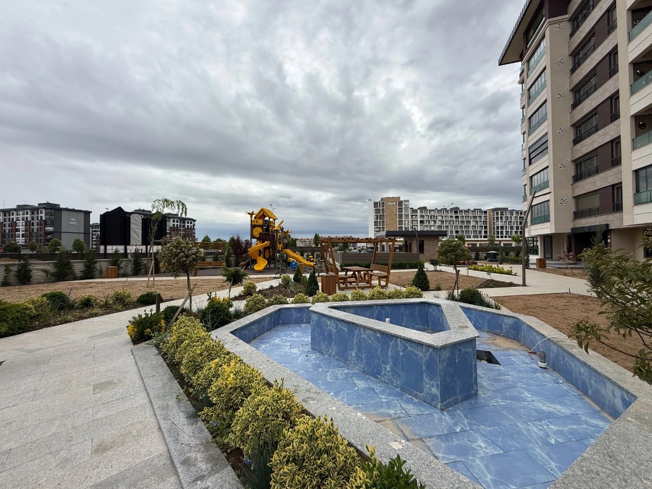 MERAM GAZZE CADDESİ LİVA MERAMDA SATILIK SIFIR 4+1 DAİRE!