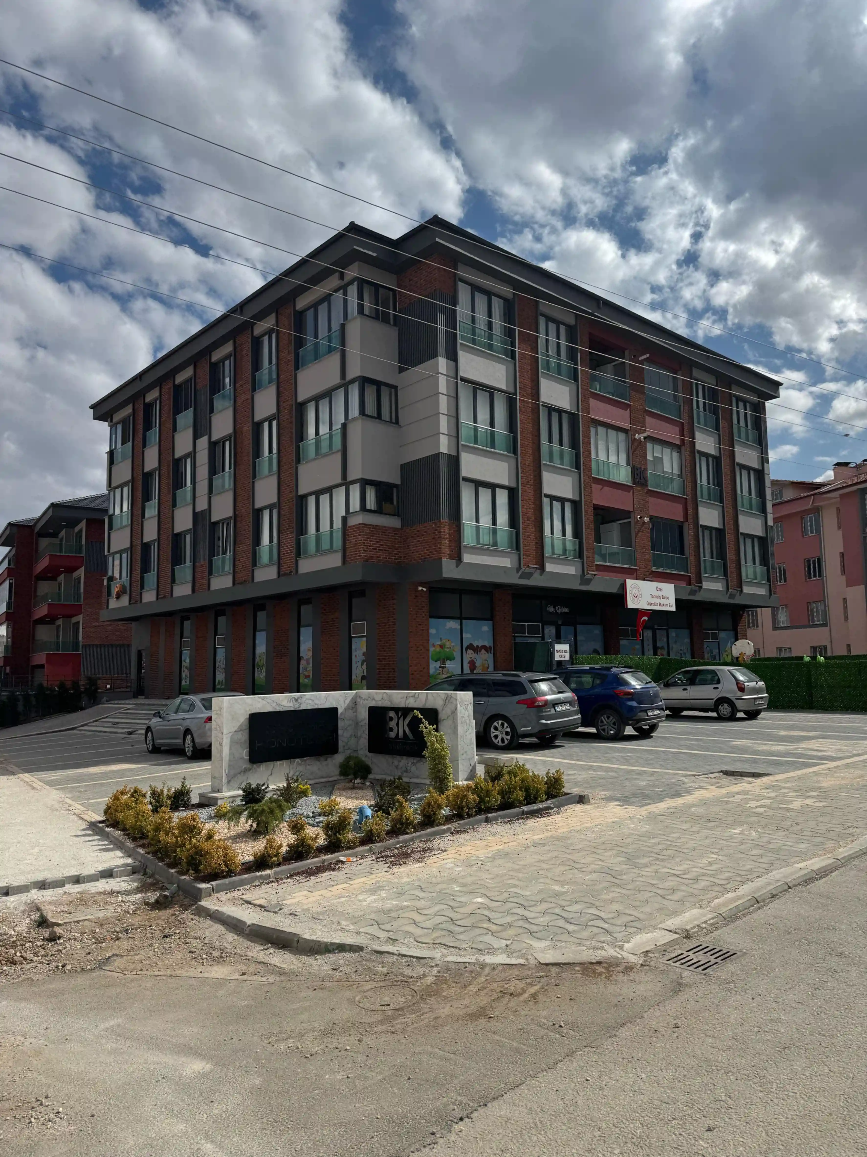 SELAHADDİN EYYÜBİ MAHALLESİ 3+1 + (75 m2 bahçe alanı) CEVAHİR KONUTLARI!