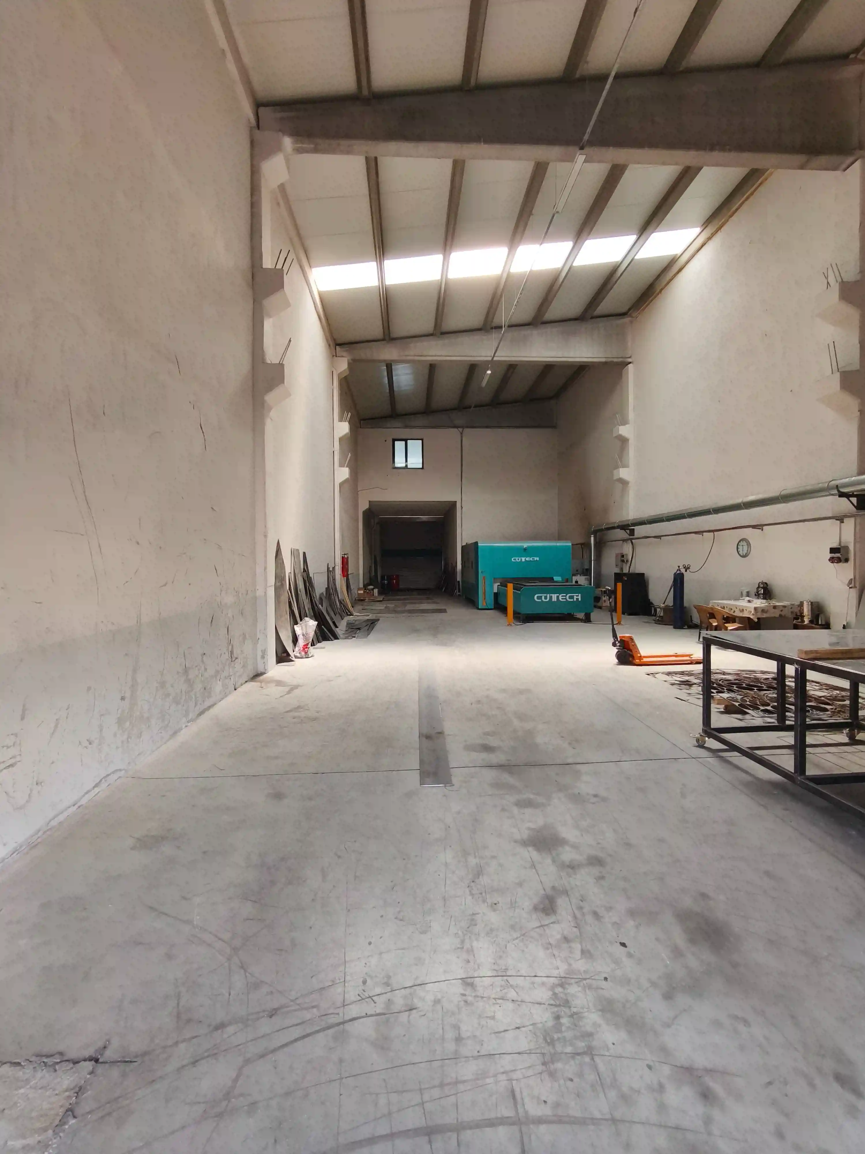KONYA ASLIM SANAYİ SİTESİNDE 300 M2 DEVREN SATILIK İŞYERİ!