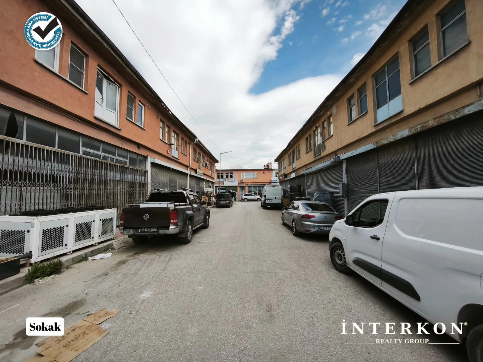 YENİ TOPTANCILAR SİTESİ 300 M2 SATILIK DÜKKAN!