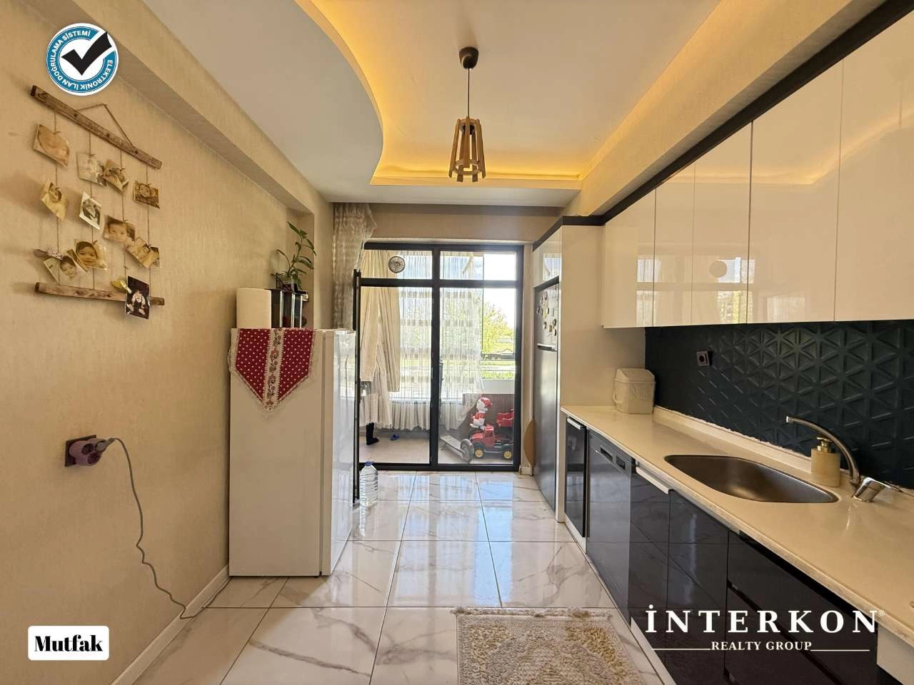 FETİH CADDESİ ÜZERİ ANA CADDE CEPHELİ MERKEZİ KONUMDA 2+1 ARA KAT SATILIK DAİRE!