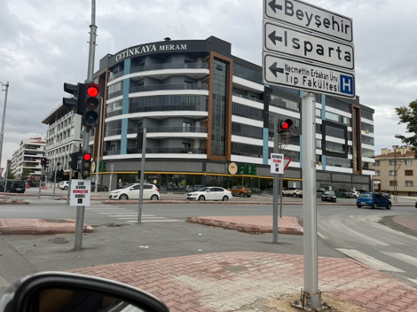 Meram Yaka Alavardı Neighborhood 3+1 Well-Maintained Apartment for Rent! - photo 5